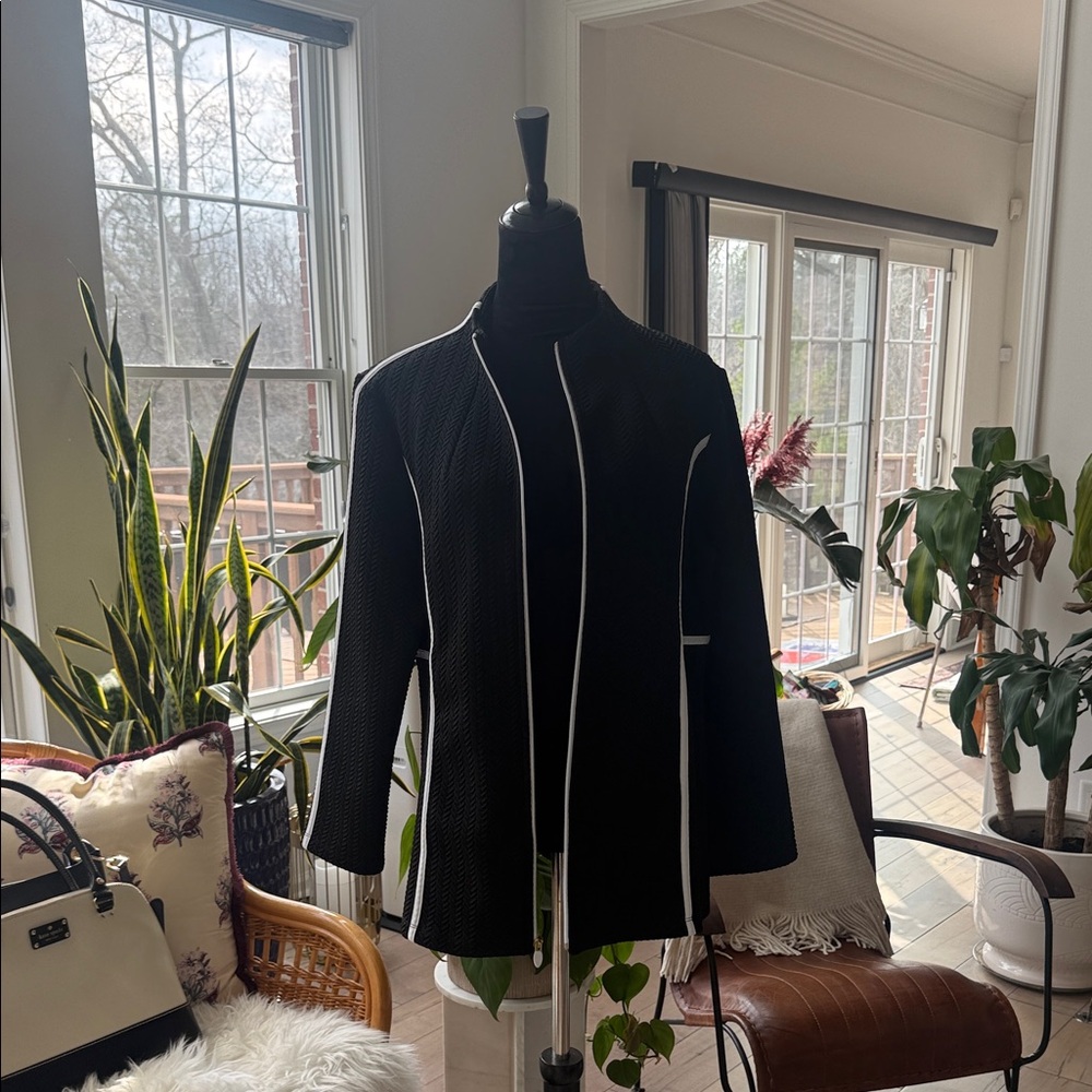 Zenergy by Chico’s Black Women's Open-Front Jacket with White Piping - Picture 5 of 5
